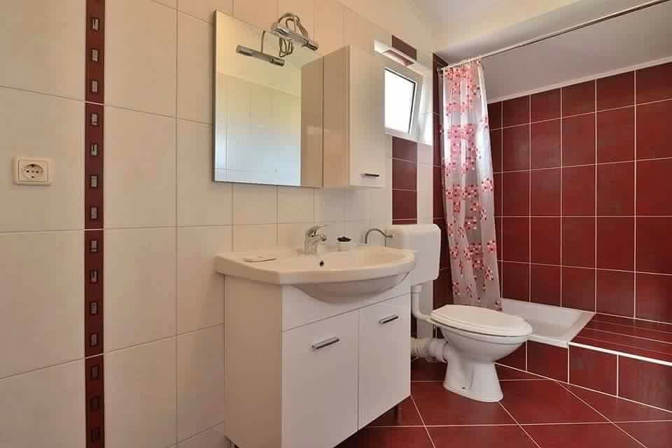 Dvosobni apartman 4+2 s pogledom na more thumbnail 15