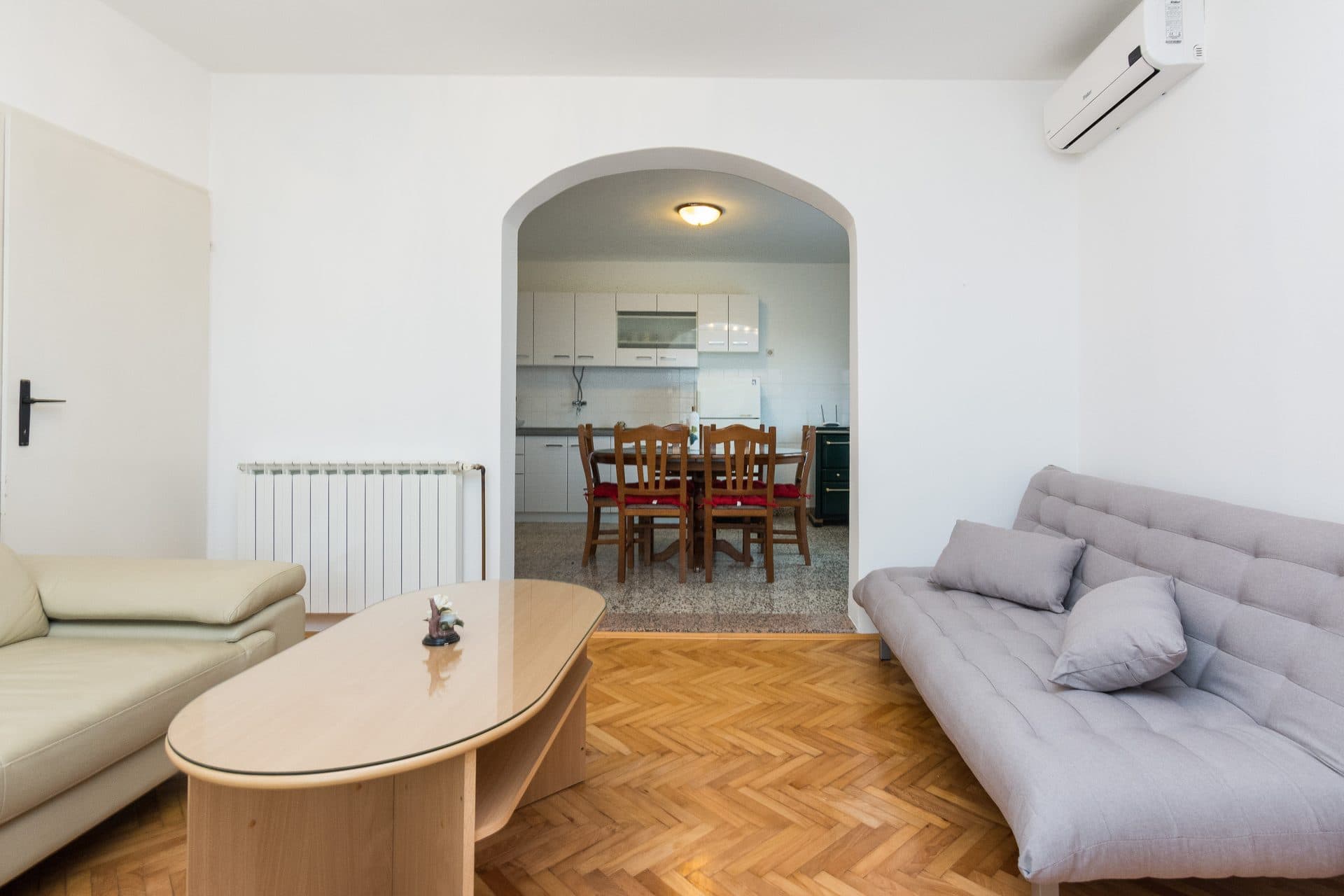 Prostrani dvosobni apartman 5+2 thumbnail 9