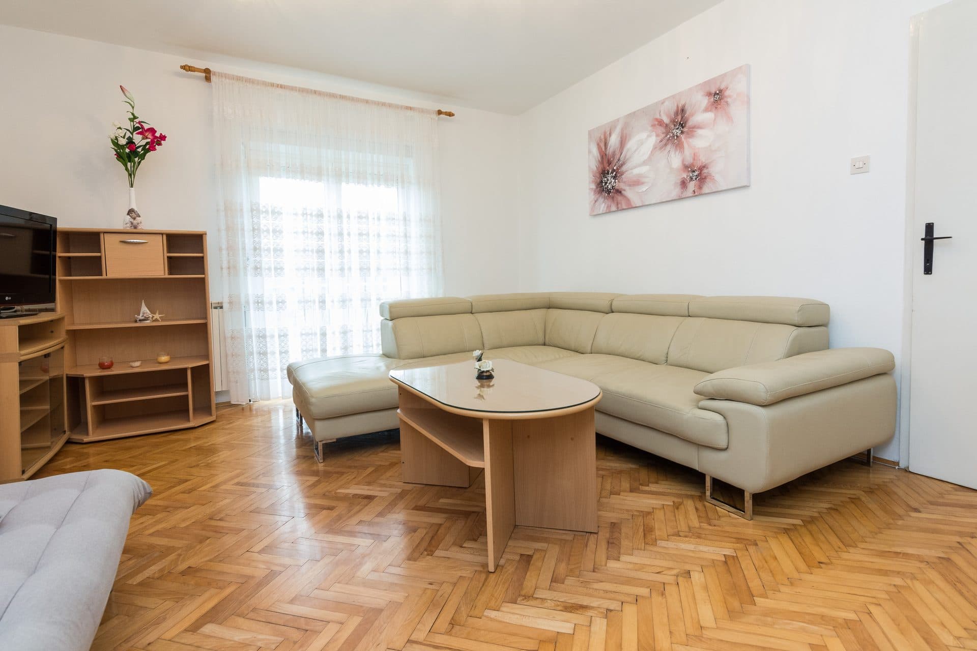 Prostrani dvosobni apartman 5+2 thumbnail 10