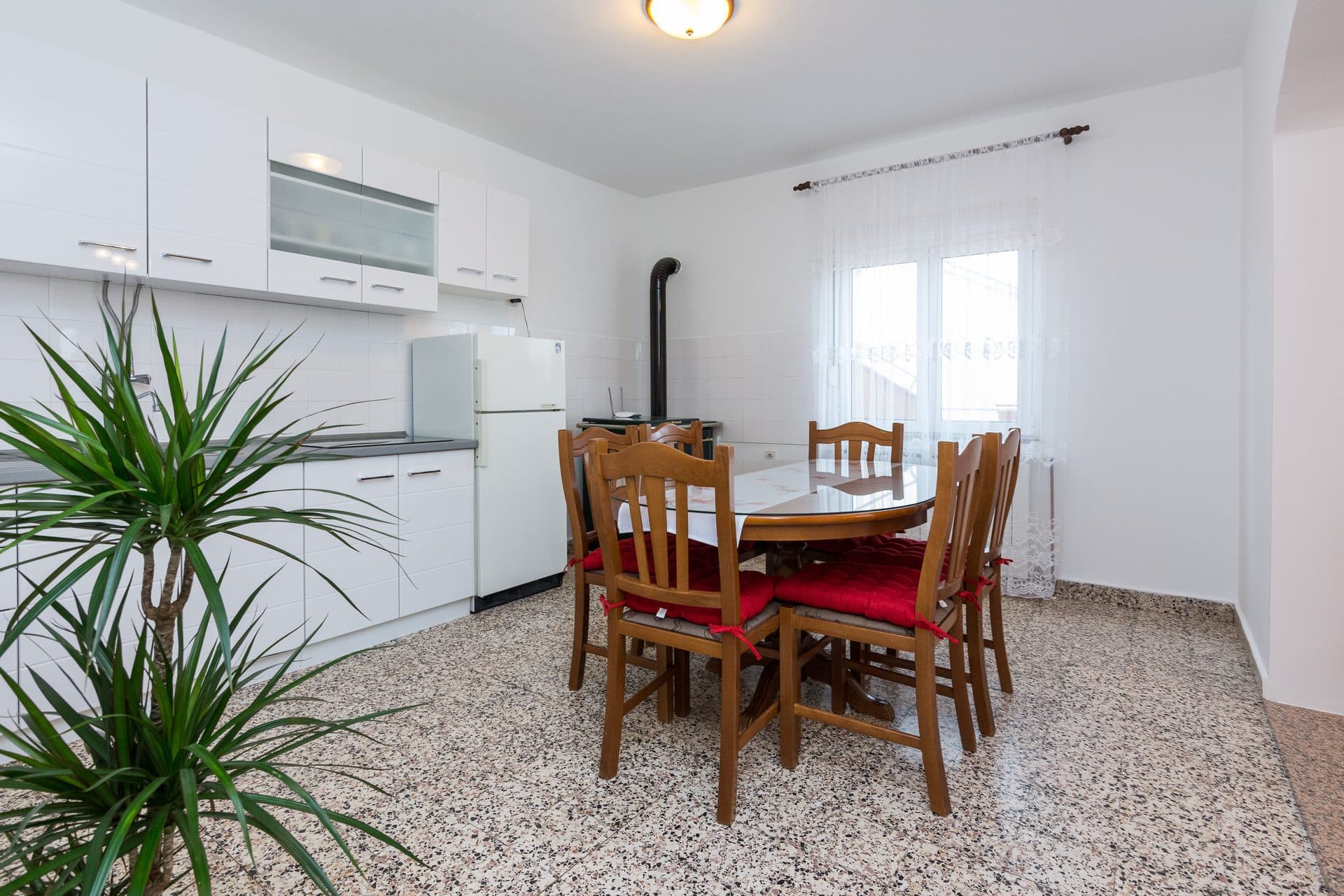 Prostrani dvosobni apartman 5+2 thumbnail 11