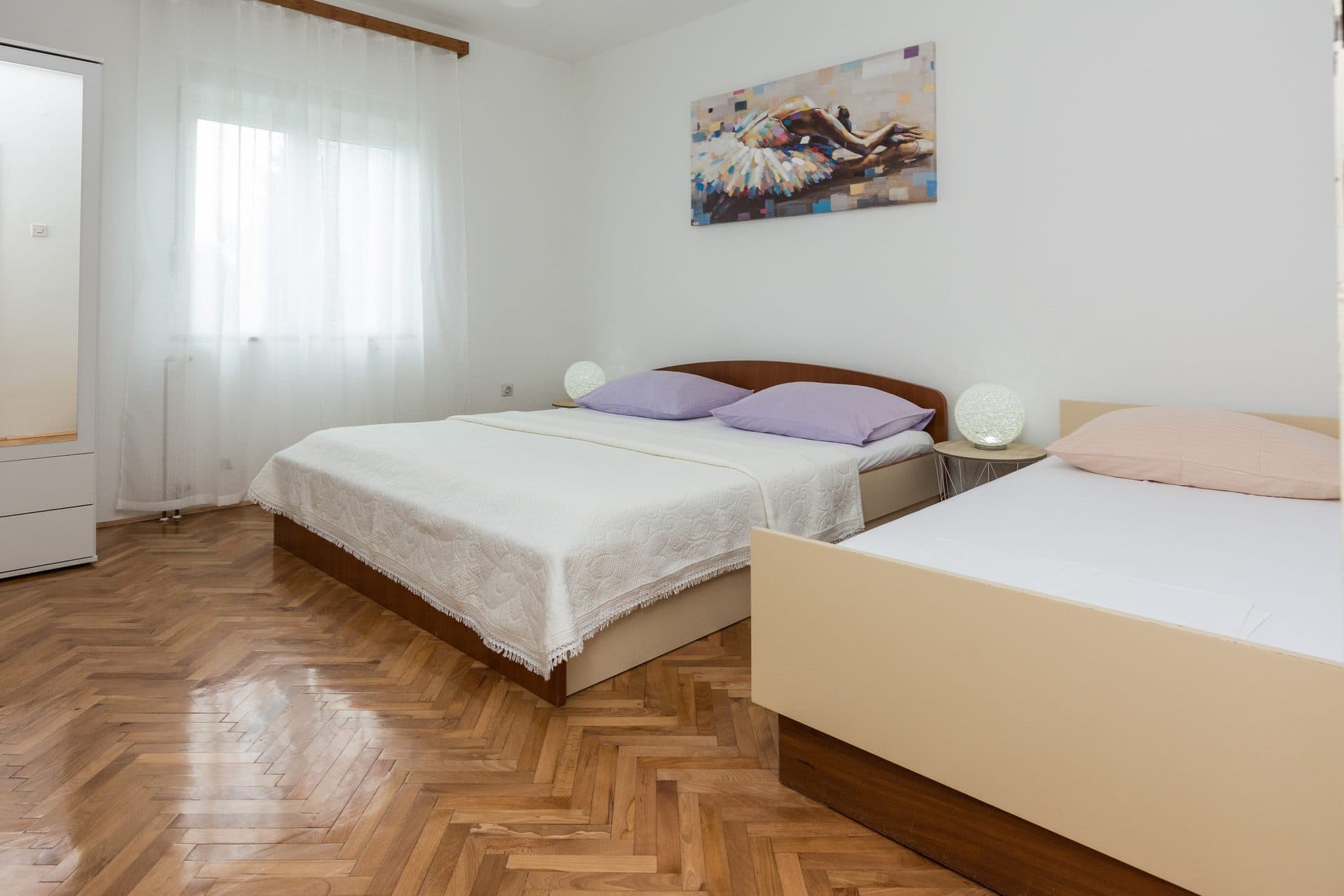 Prostrani dvosobni apartman 5+2 thumbnail 12